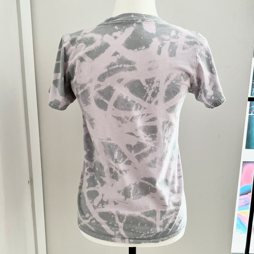 ✨Upcycled | NastyGal | Flip 'Em Off Relaxed Graphic T Shirt | Small | Blue/Grey - Picture 6 of 10